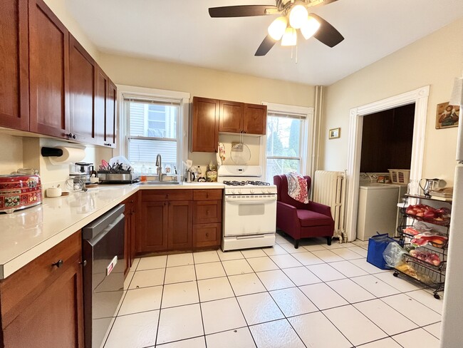 45 Falkland St, Unit 1