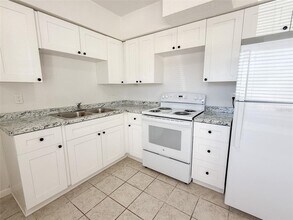 111 177th Ave W in Redington Shores, FL - Building Photo - Building Photo