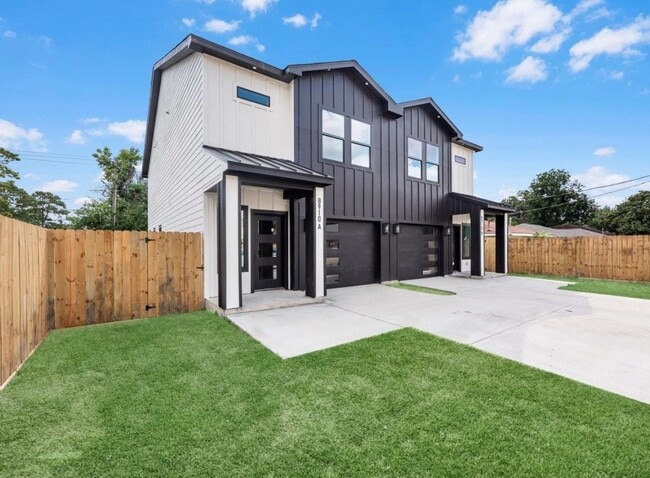 8910 De Priest St in Houston, TX - Foto de edificio - Building Photo