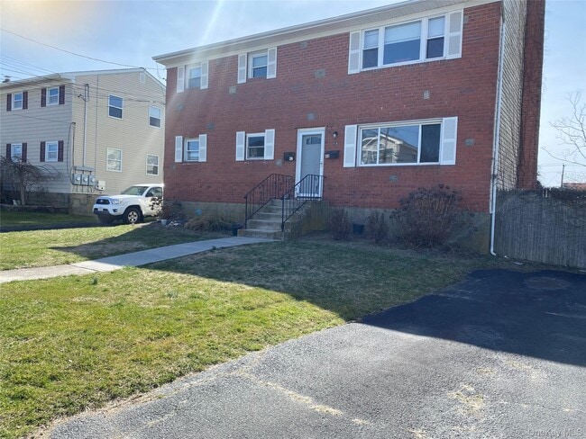 property at 40 Yacht Club Rd