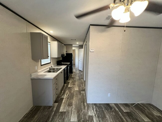 126 Southland Ct in Avon Park, FL - Building Photo - Building Photo