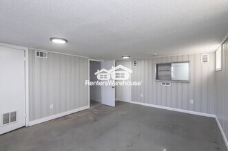 4714 E 40th Terrace in Kansas City, MO - Foto de edificio - Building Photo