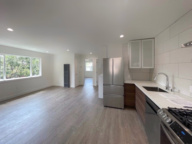 3621 Dimond Ave in Oakland, CA - Building Photo - Building Photo