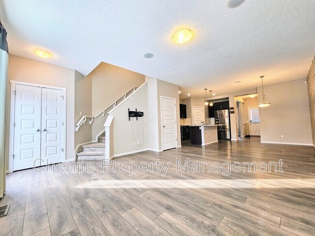 1223 Chappelle Blvd SW in Edmonton, AB - Building Photo - Building Photo