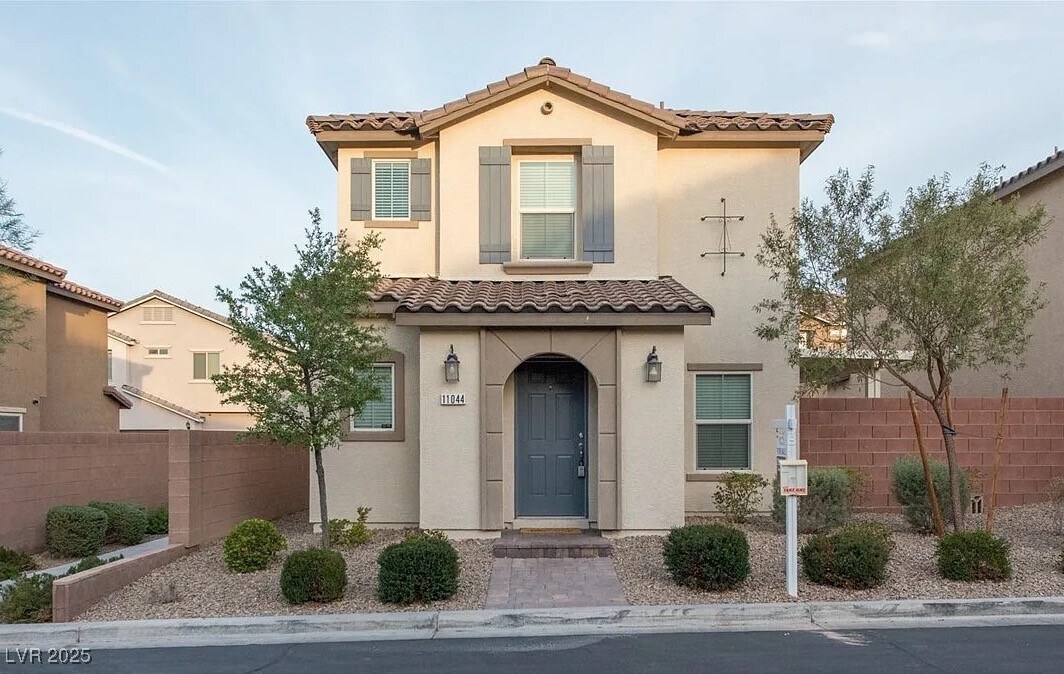 11044 Camden Bay St in Las Vegas, NV - Building Photo