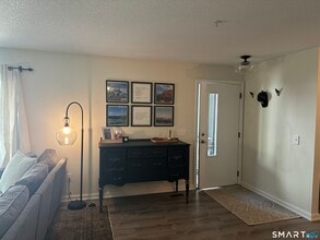 10 Sugar Maple Ln in Ridgefield, CT - Building Photo - Building Photo