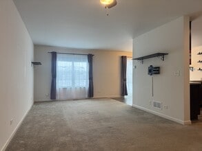 226 Wildmeadow Ln in Woodstock, IL - Building Photo - Building Photo