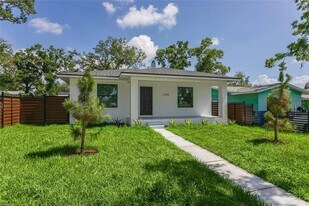 2327 26th Ave S in St. Petersburg, FL - Building Photo