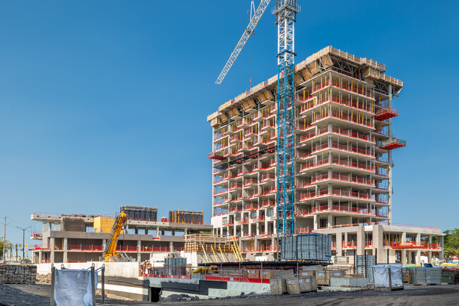 Maison Riverain - Tower A in Ottawa, ON - Building Photo - Building Photo