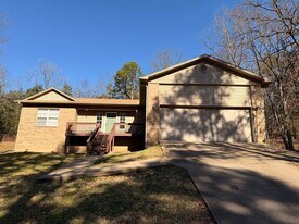 1089 Lake Ridge Dr in Russellville, AR - Building Photo