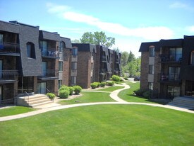 Lansing Crossing, LLC Apartments