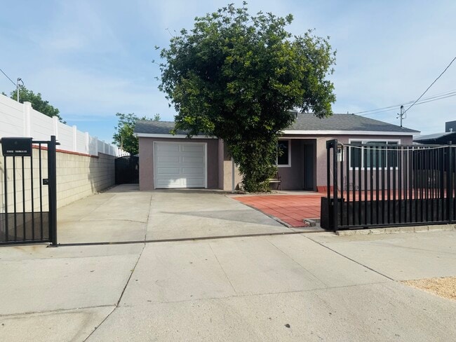 13032 Glamis St