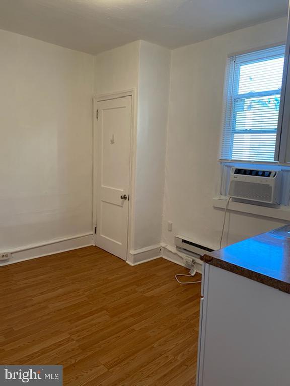 918 S 12th St in Philadelphia, PA - Building Photo - Building Photo