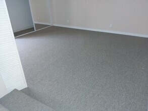 8032 McKinley Ave in Paramount, CA - Building Photo - Building Photo