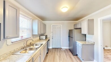 2320 Vanderbilt Rd in Charlotte, NC - Building Photo - Building Photo