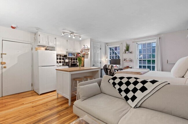 36 Joy St in Boston, MA - Building Photo - Building Photo