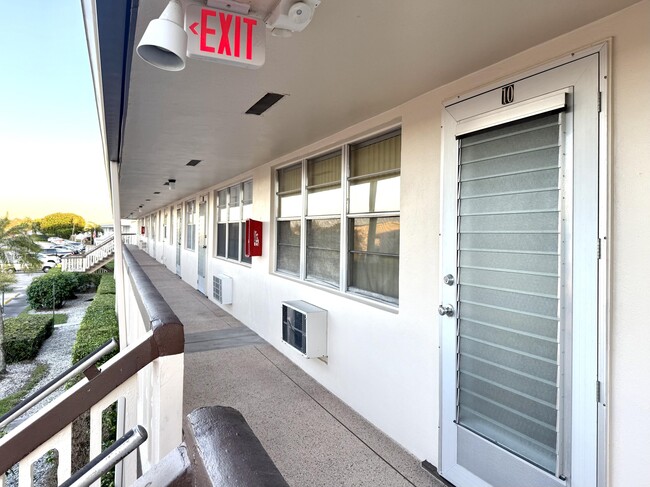 10 Kent A in West Palm Beach, FL - Building Photo - Building Photo