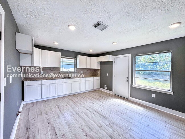 413 Brown Dr in Pasadena, TX - Building Photo - Building Photo