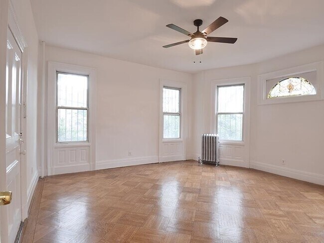 157 Harrison Ave in Jersey City, NJ - Building Photo - Building Photo