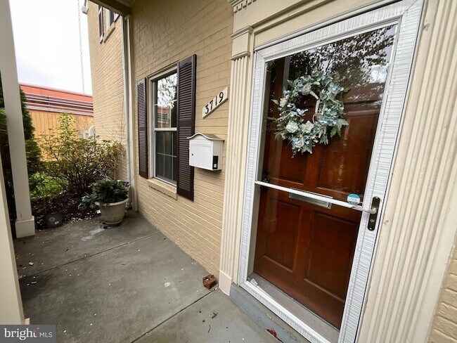 3719 Ingalls Ave in Alexandria, VA - Foto de edificio - Building Photo