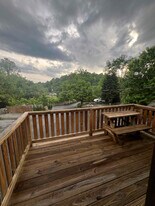 496 Pearl Ln in Blountville, TN - Building Photo