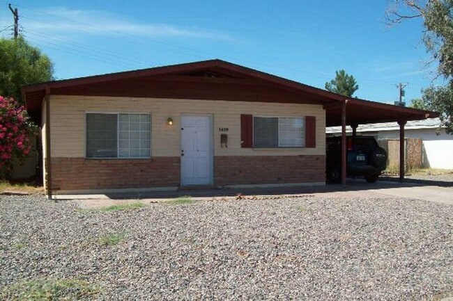 property at 1429 W 6th St
