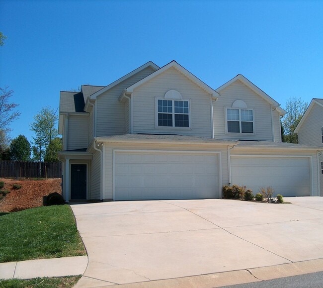 141 Springwood Ln