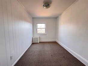 88-42 Francis Lewis Blvd-Unit -2nd Floor in Queens, NY - Foto de edificio - Building Photo