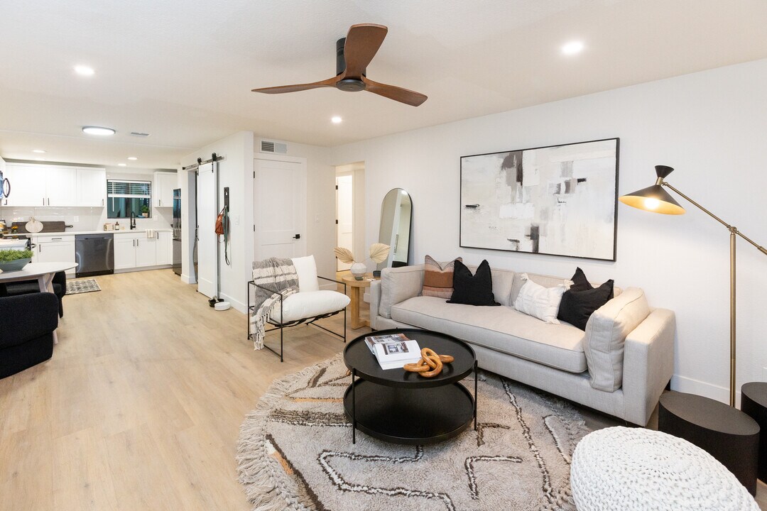 Quays at Encanto in Phoenix, AZ - Building Photo