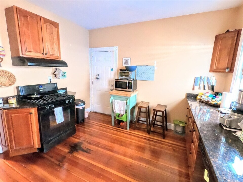 121 Williams St in Boston, MA - Building Photo