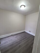 326 W Wellens St in Philadelphia, PA - Building Photo - Building Photo
