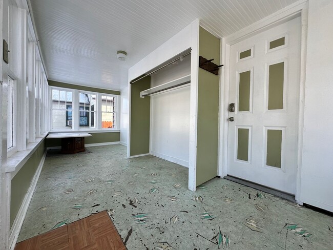 1736 Elwood St in Muskegon, MI - Building Photo - Building Photo