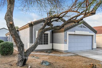10343 E Emelita Ave in Mesa, AZ - Foto de edificio - Building Photo
