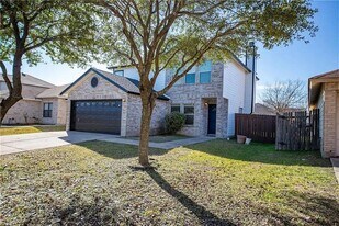 2208 Bluebonnet Dr in Round Rock, TX - Building Photo