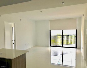 5300 NW 85th Ave in Doral, FL - Building Photo - Building Photo