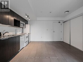 15-815 Brunel Ct in Toronto, ON - Building Photo - Building Photo