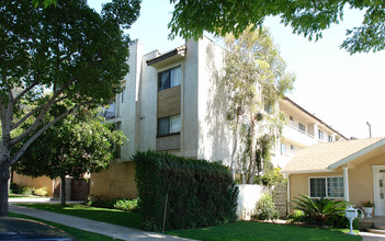 1046 Irving Ave in Glendale, CA - Building Photo - Building Photo