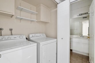 3432 Cameo Dr, Unit #59 in Oceanside, CA - Building Photo - Building Photo