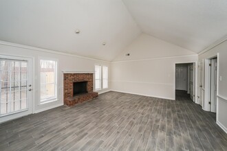 8915 Lanthorn Cove in Memphis, TN - Building Photo - Building Photo