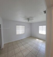 3134 SW 25th Ter in Miami, FL - Foto de edificio - Building Photo