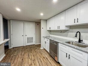 4 Milstone Ct in Sicklerville, NJ - Building Photo - Building Photo