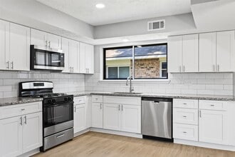 3030 Becket St in Pearland, TX - Building Photo - Building Photo