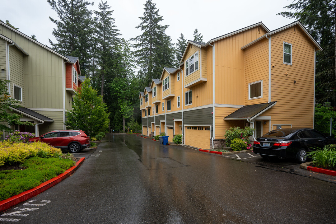 Kestrel Ridge Townhomes in Sammamish, WA - Building Photo