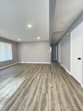 3894 N 93rd St in Milwaukee, WI - Building Photo - Building Photo