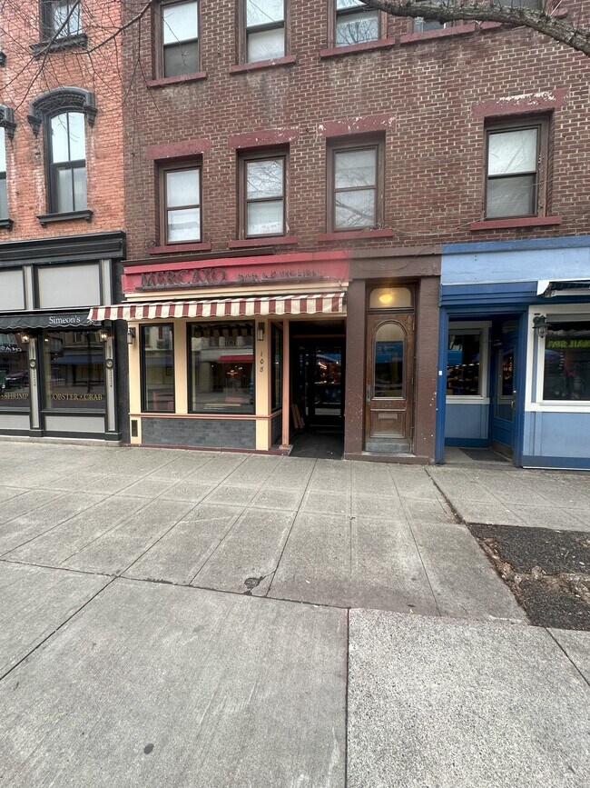 110 N Aurora St, Unit 6 in Ithaca, NY - Building Photo - Building Photo