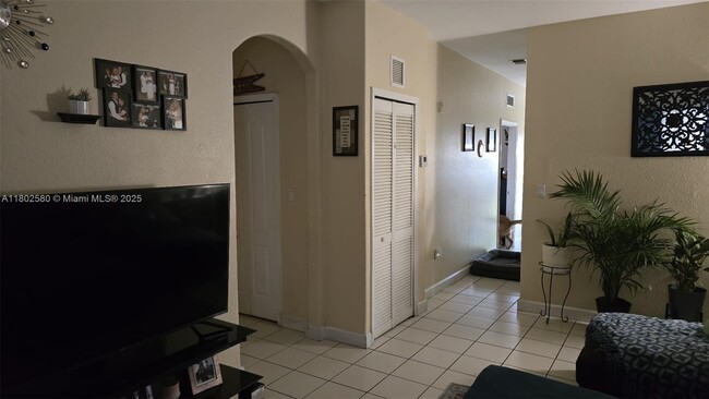 1568 SE 26th St in Homestead, FL - Building Photo - Building Photo
