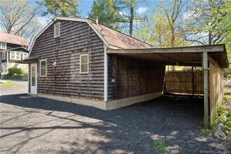 588 Webbs Hill Rd in Stamford, CT - Building Photo - Building Photo
