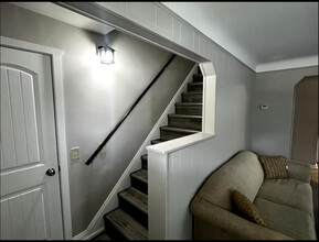 326 W Bagley Rd in Berea, OH - Building Photo - Building Photo