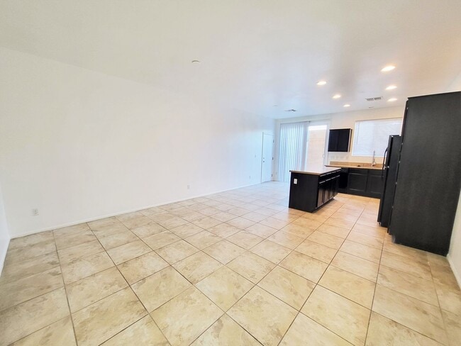 8512 Pitney Ave in Las Vegas, NV - Building Photo - Building Photo