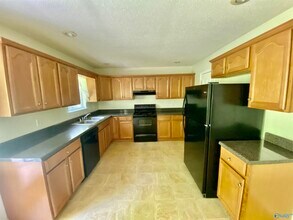 225 Old Country Ct in New Market, AL - Building Photo - Building Photo